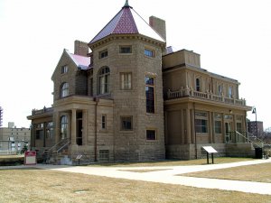 Loughheed Mansion - 707 13th Ave SW.jpg