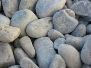 NICE的滩石头.jpg
