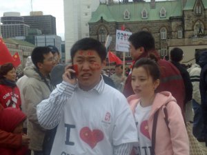20080413渥太华“支持奥运 反对藏独”华人活集会动 040.jpg